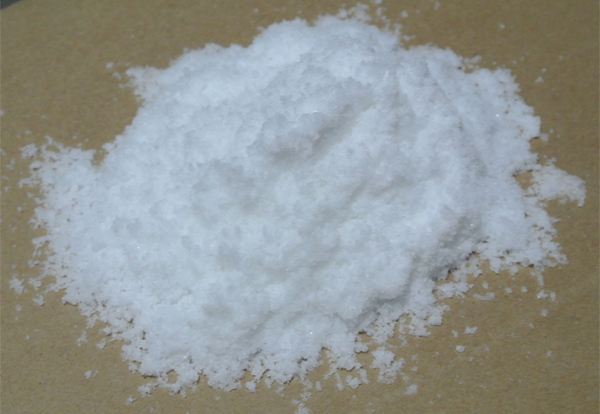 Management of sodium nitrate as heat treatment salt bath
