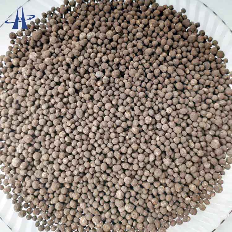 Organic fertilizer is best used with chemical fertilizer and bacterial fertilizer